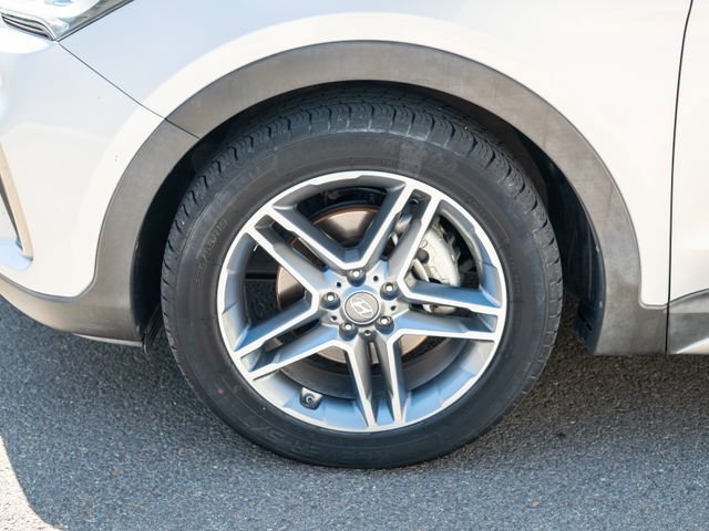 Used 2017 Hyundai Santa Fe Limited AWD/4WD image 17