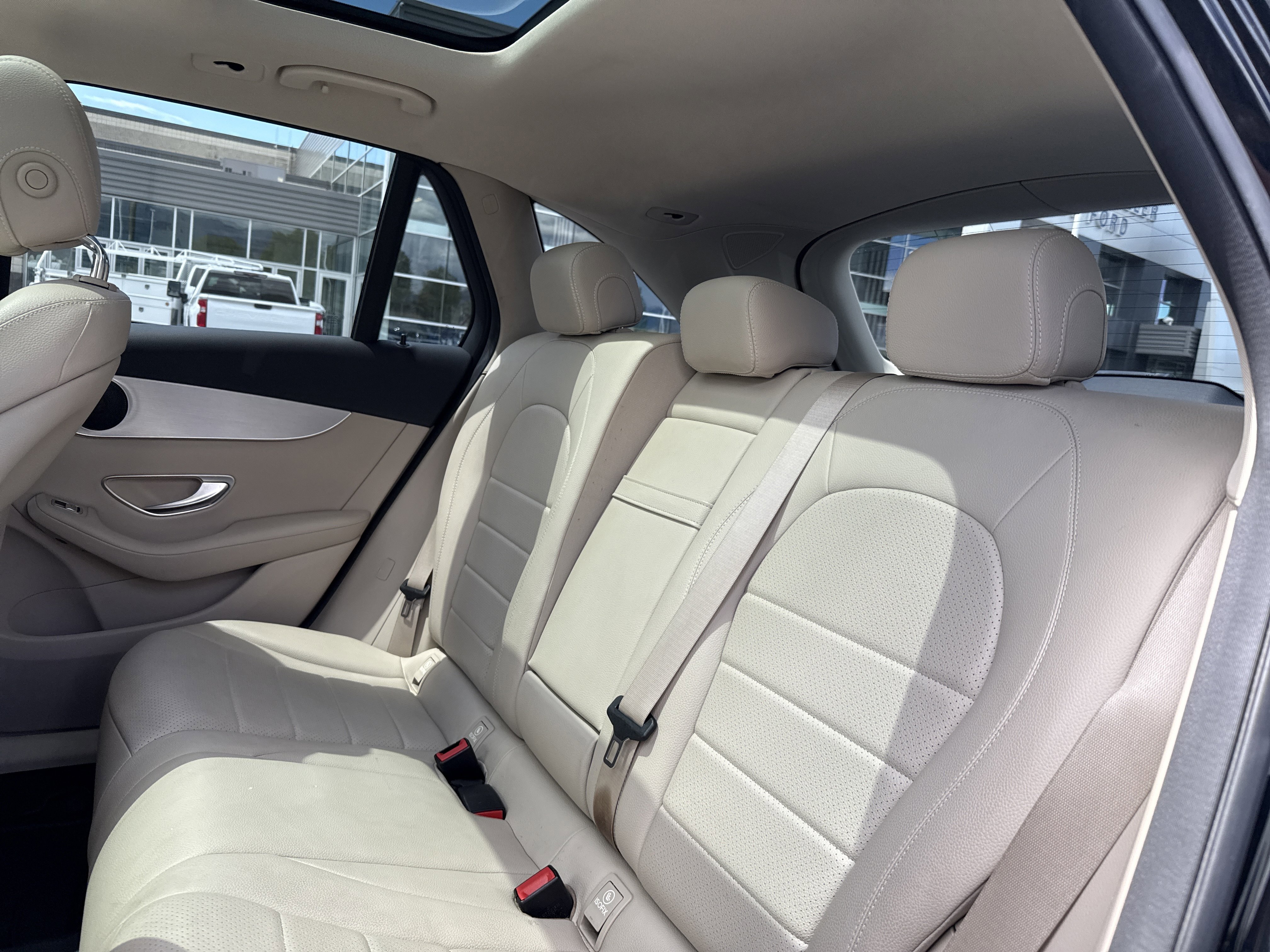 Used 2019 Mercedes-Benz GLC 300 4MATIC image 24