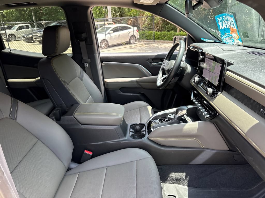 Used 2024 Chevrolet Colorado ZR2 w/ ZR2 Convenience Package III AWD/4WD image 29