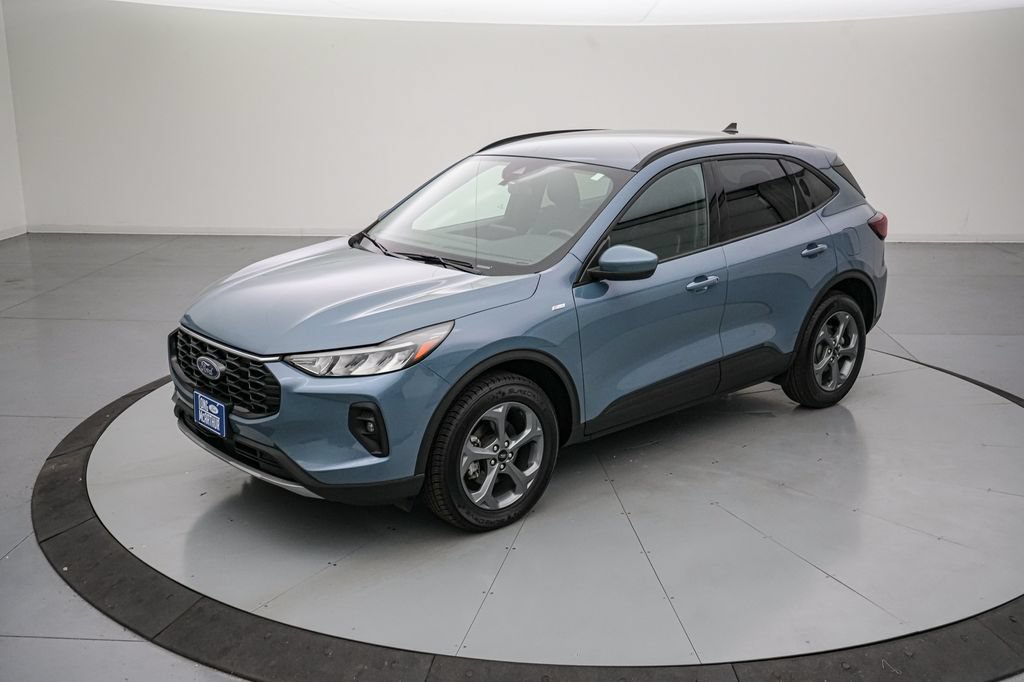 Certified 2025 Ford Escape ST-Line Select AWD/4WD image 8