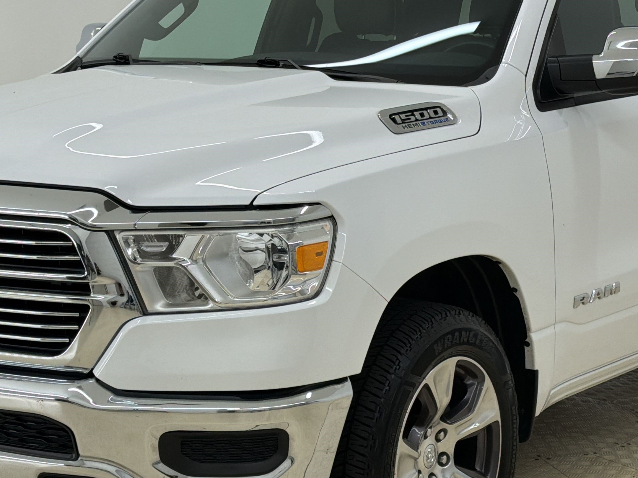 Used 2024 RAM 1500 Laramie RWD image 12