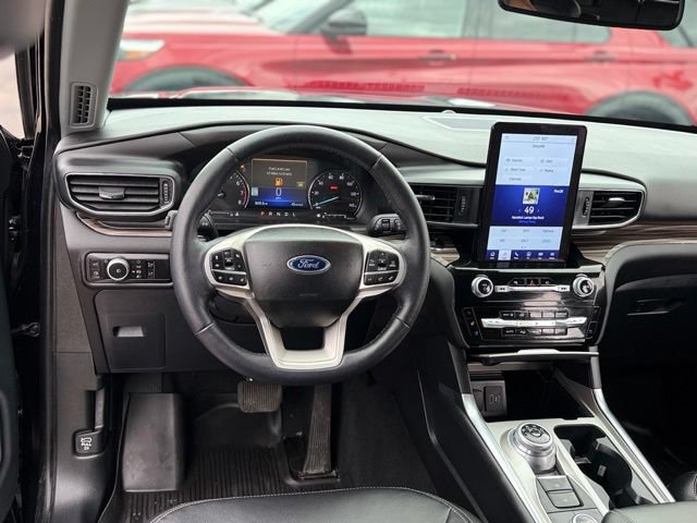 Certified 2023 Ford Explorer Limited w/ Hybrid Equipment Group 310A AWD/4WD image 6
