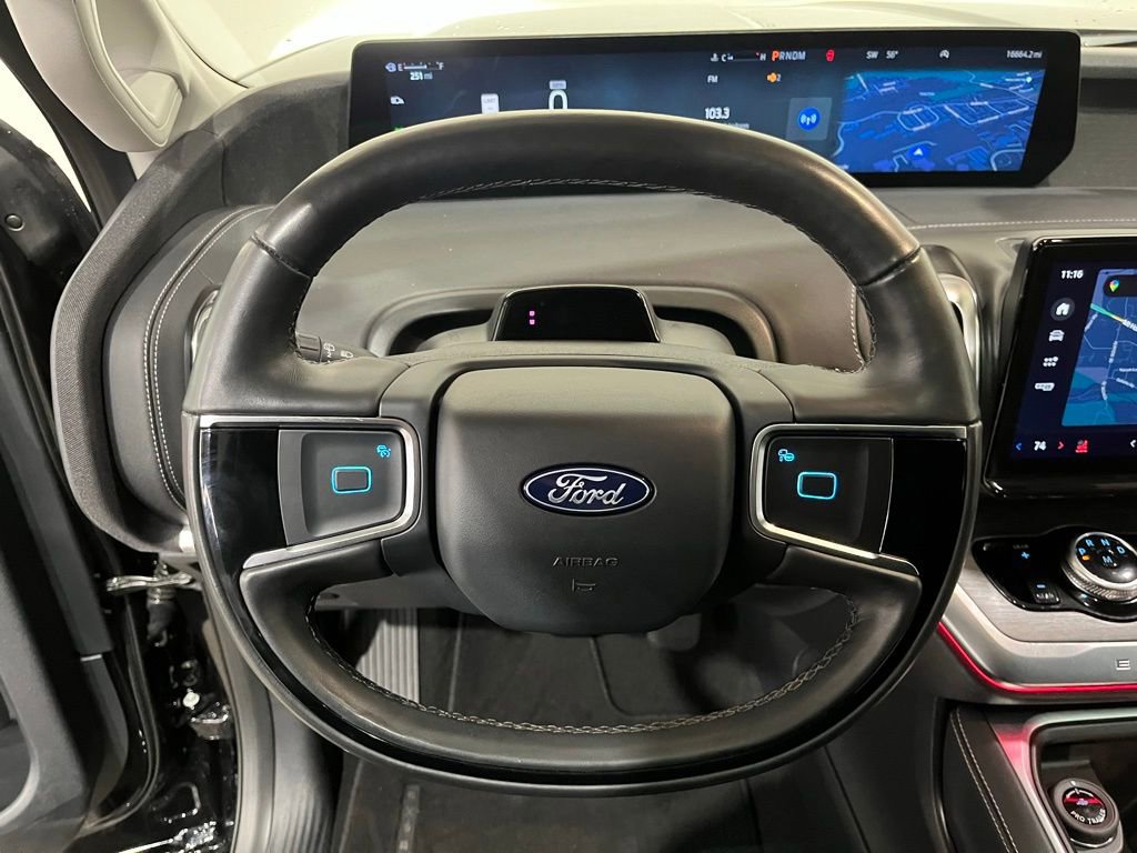 Certified 2025 Ford Expedition Max Platinum image 21