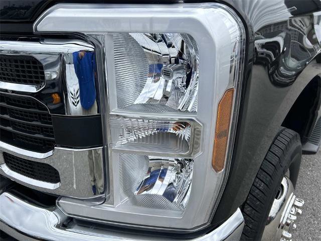 Certified 2024 Ford F350 XLT image 9