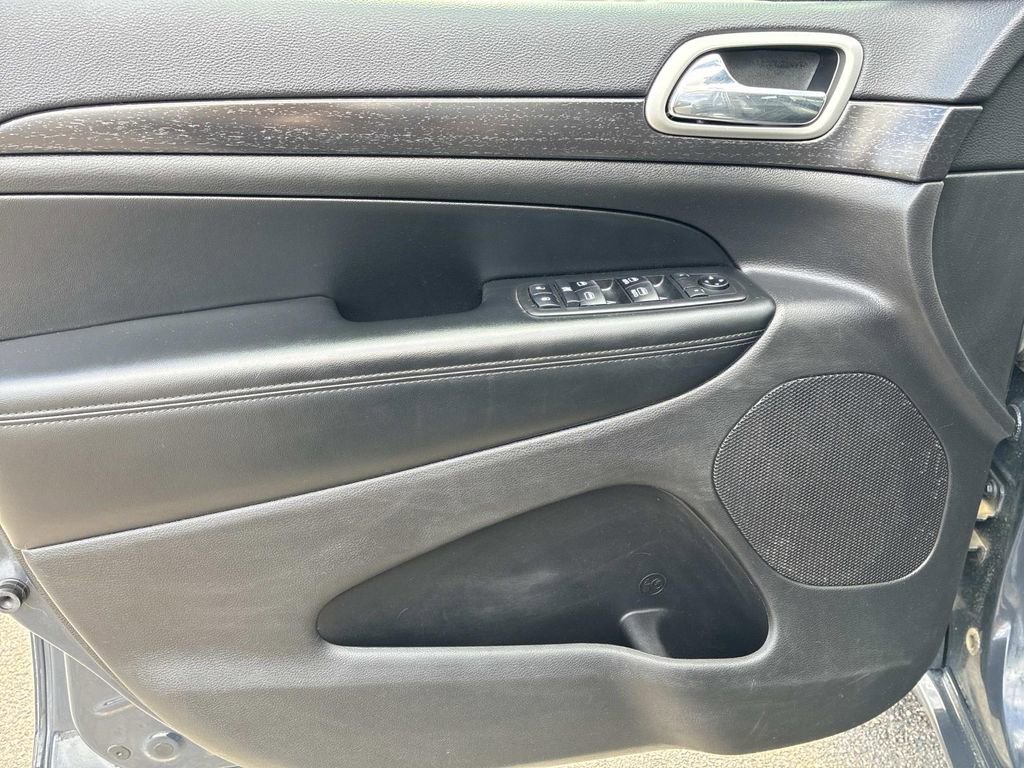 Used 2018 Jeep Grand Cherokee Altitude image 18