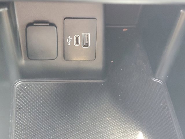 Certified 2025 Ford Explorer ST-Line image 29