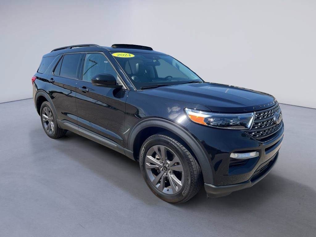 Certified 2024 Ford Explorer XLT w/ Equipment Group 202A AWD/4WD image 8
