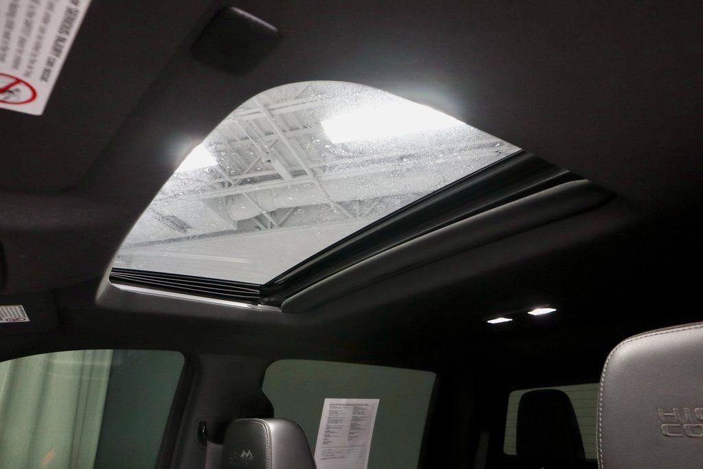 Used 2021 Chevrolet Silverado 3500 High Country image 24