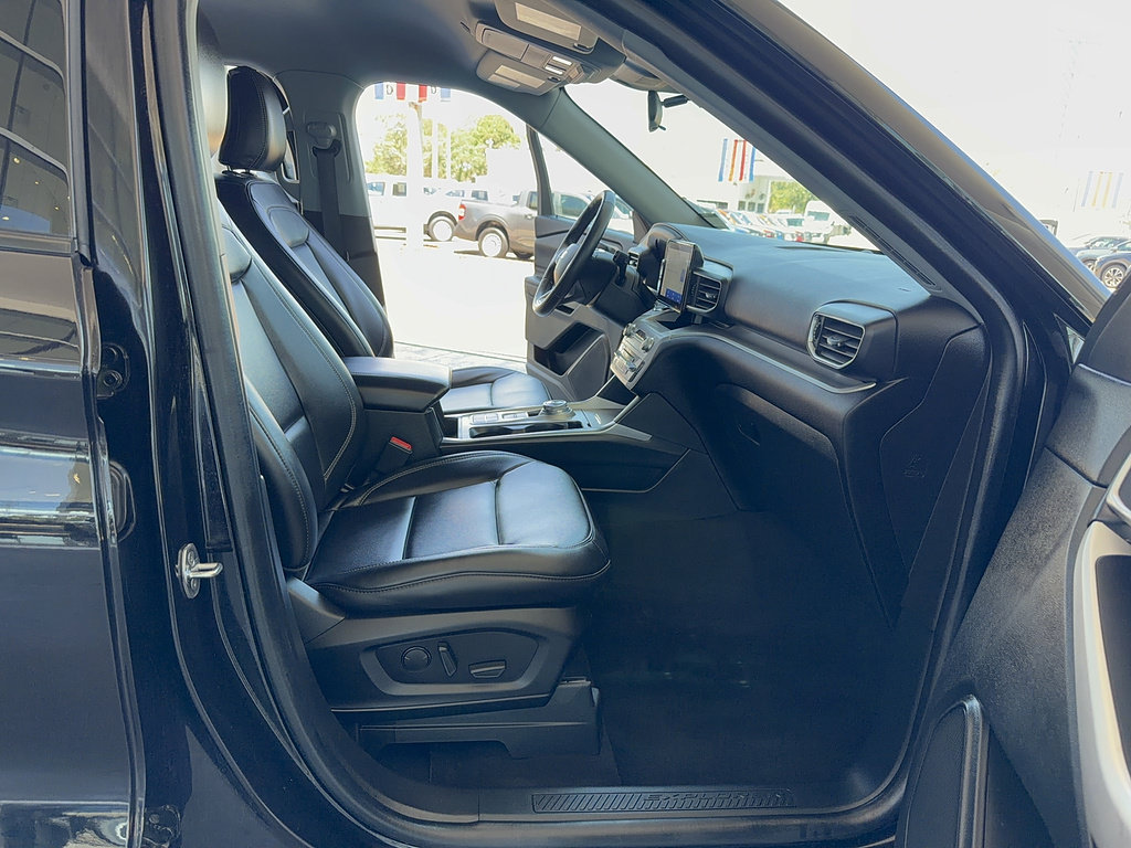Certified 2022 Ford Explorer XLT w/ Equipment Group 202A RWD image 15