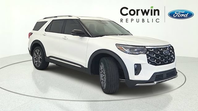 Certified 2025 Ford Explorer Platinum w/ Ultimate Package AWD/4WD image 8