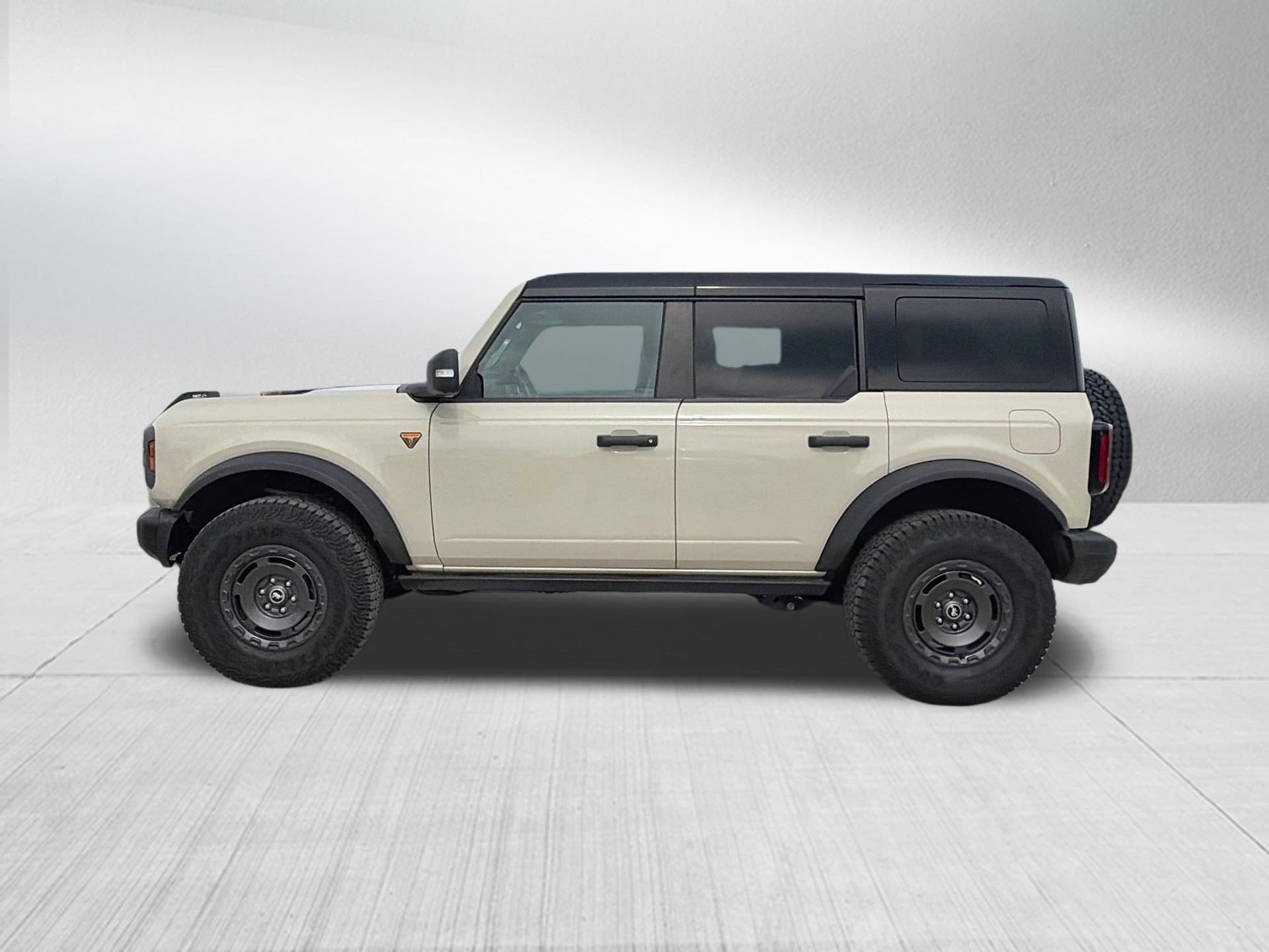 Certified 2025 Ford Bronco Badlands AWD/4WD image 11
