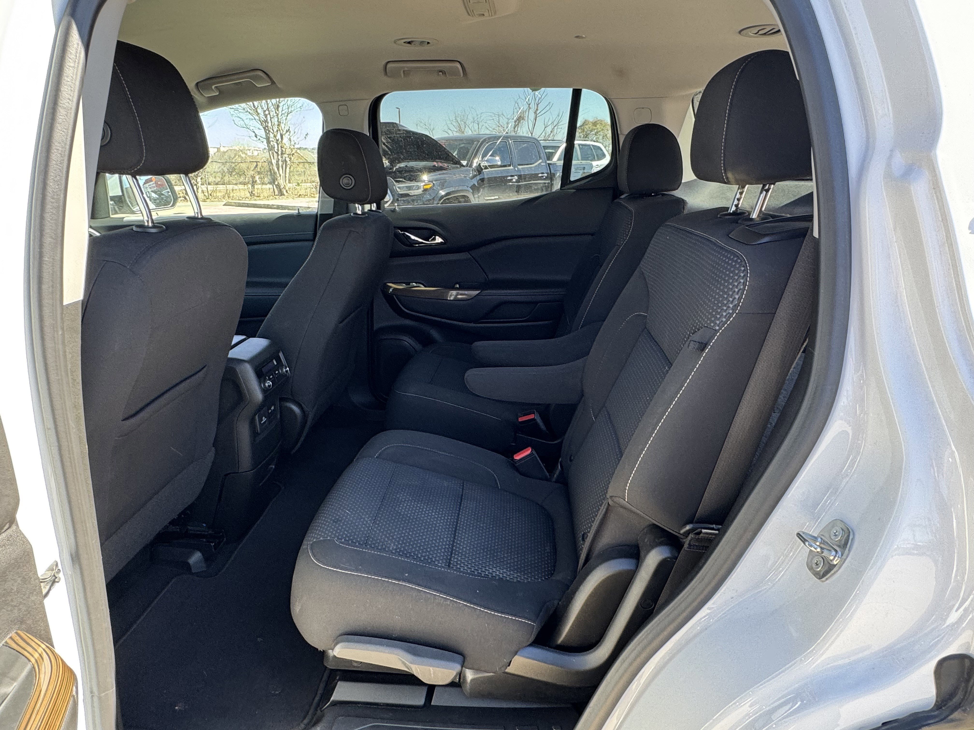 Used 2023 GMC Acadia SLE w/ Driver Convenience Package image 16