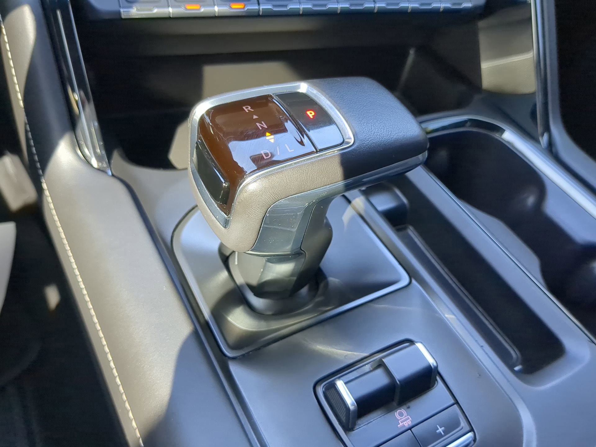 Used 2022 GMC Sierra 1500 AT4X image 56