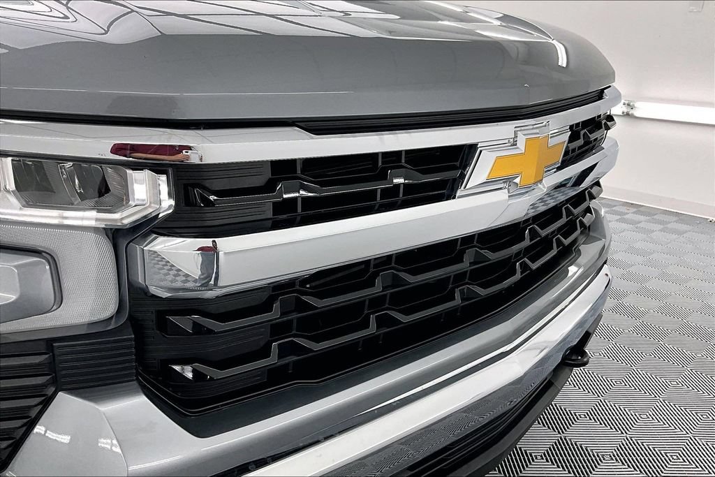 Used 2024 Chevrolet Silverado 1500 LT AWD/4WD image 29