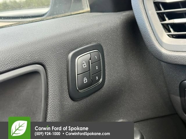 Certified 2025 Ford Escape Platinum AWD/4WD image 24