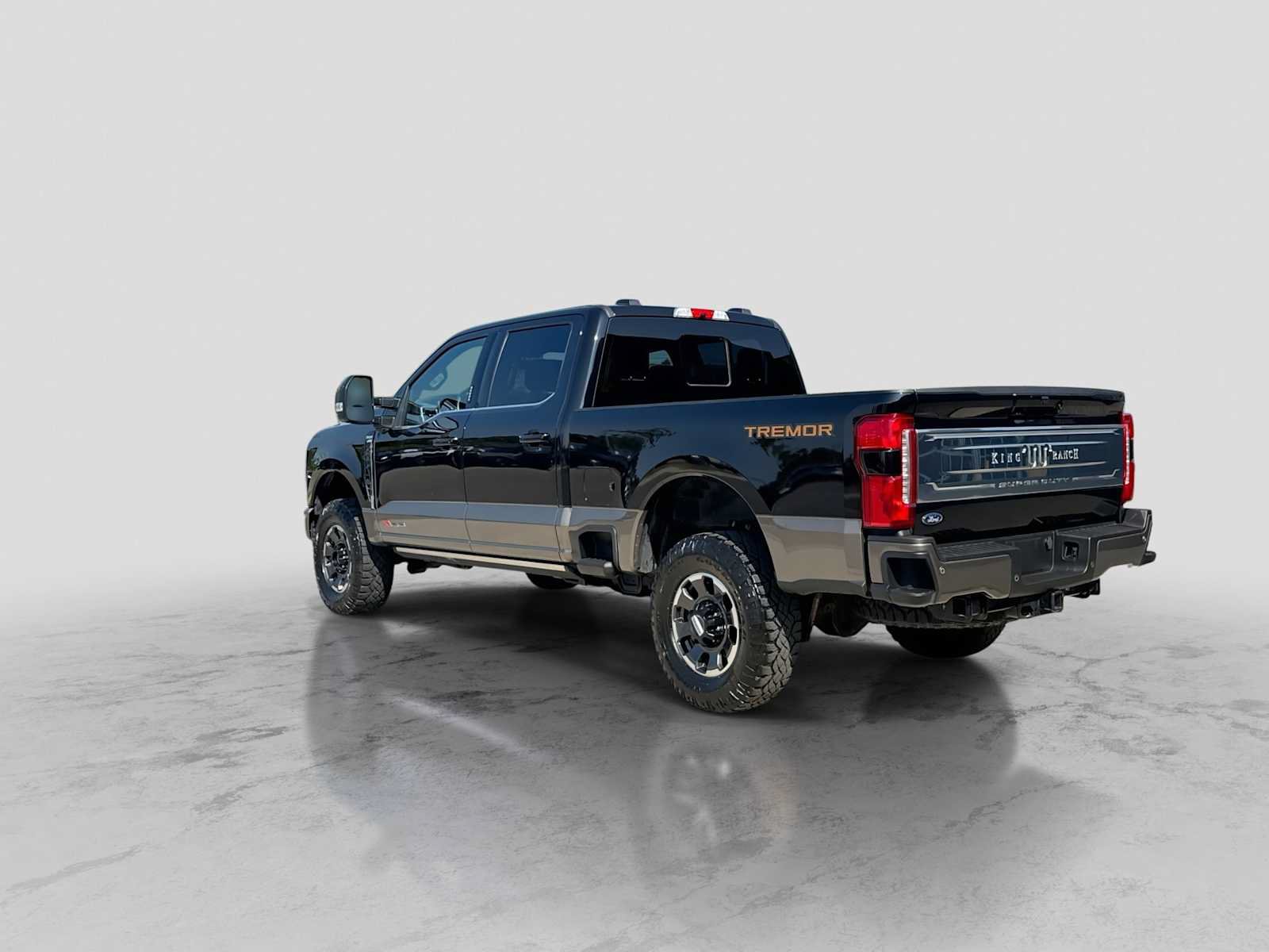 Certified 2023 Ford F250 King Ranch w/ Tremor Off-Road Package AWD/4WD image 4