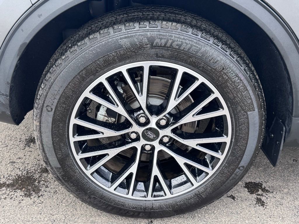 Certified 2023 Ford Escape SE w/ PHEV Premium Package image 49