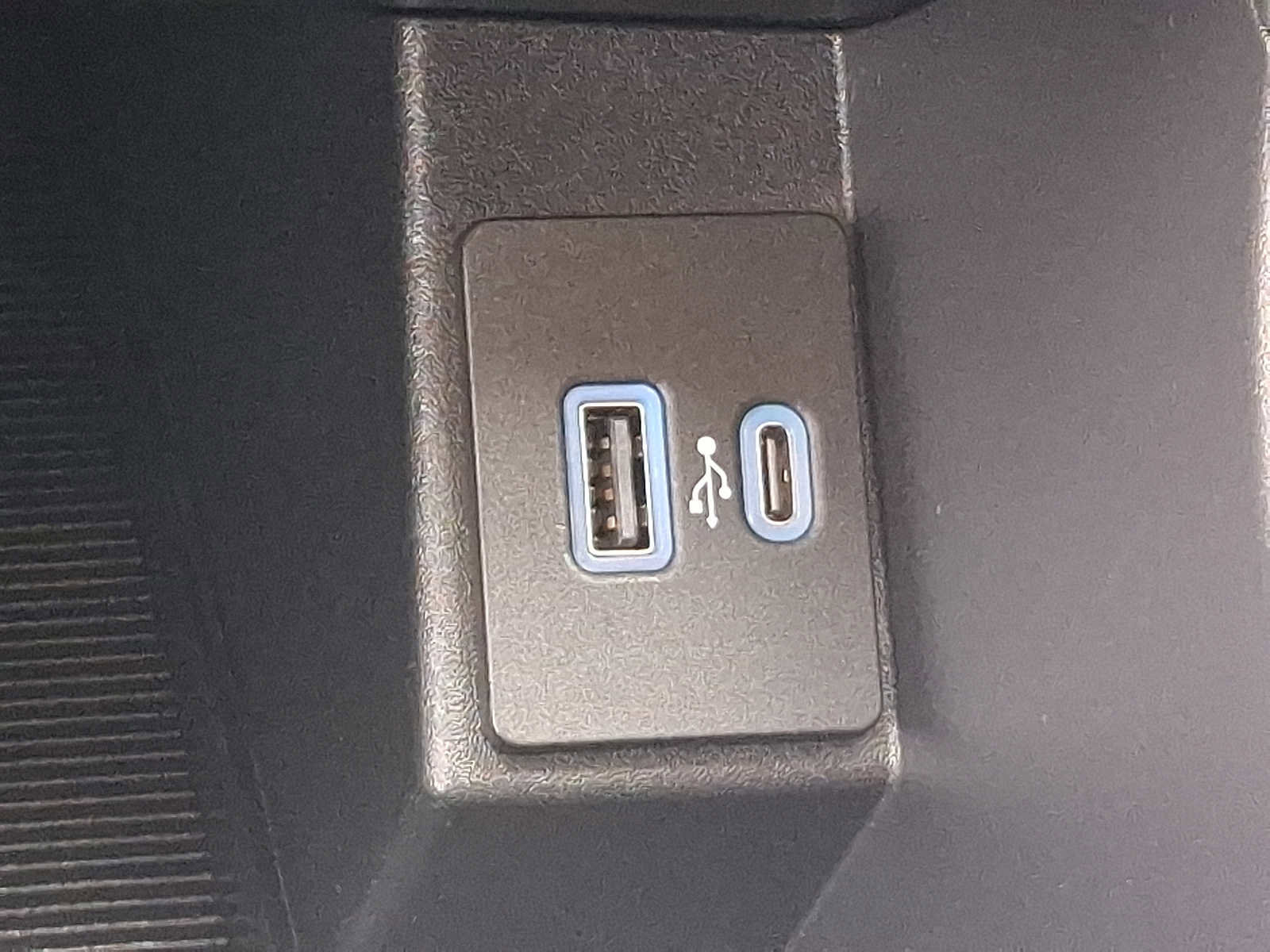 Certified 2024 Ford Edge SE image 24