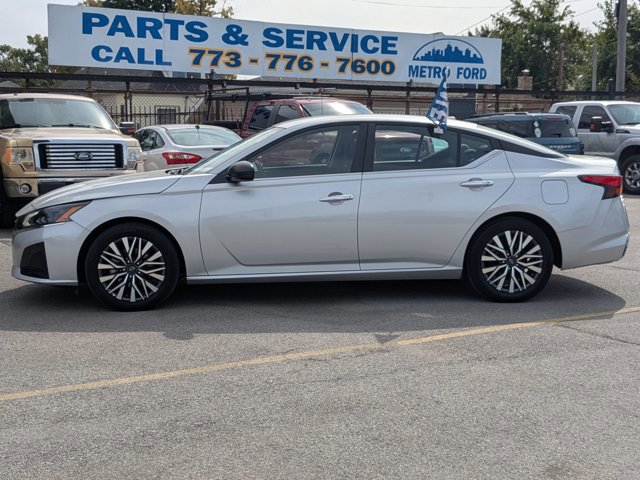 Used 2024 Nissan Altima 2.5 SV FWD image 7