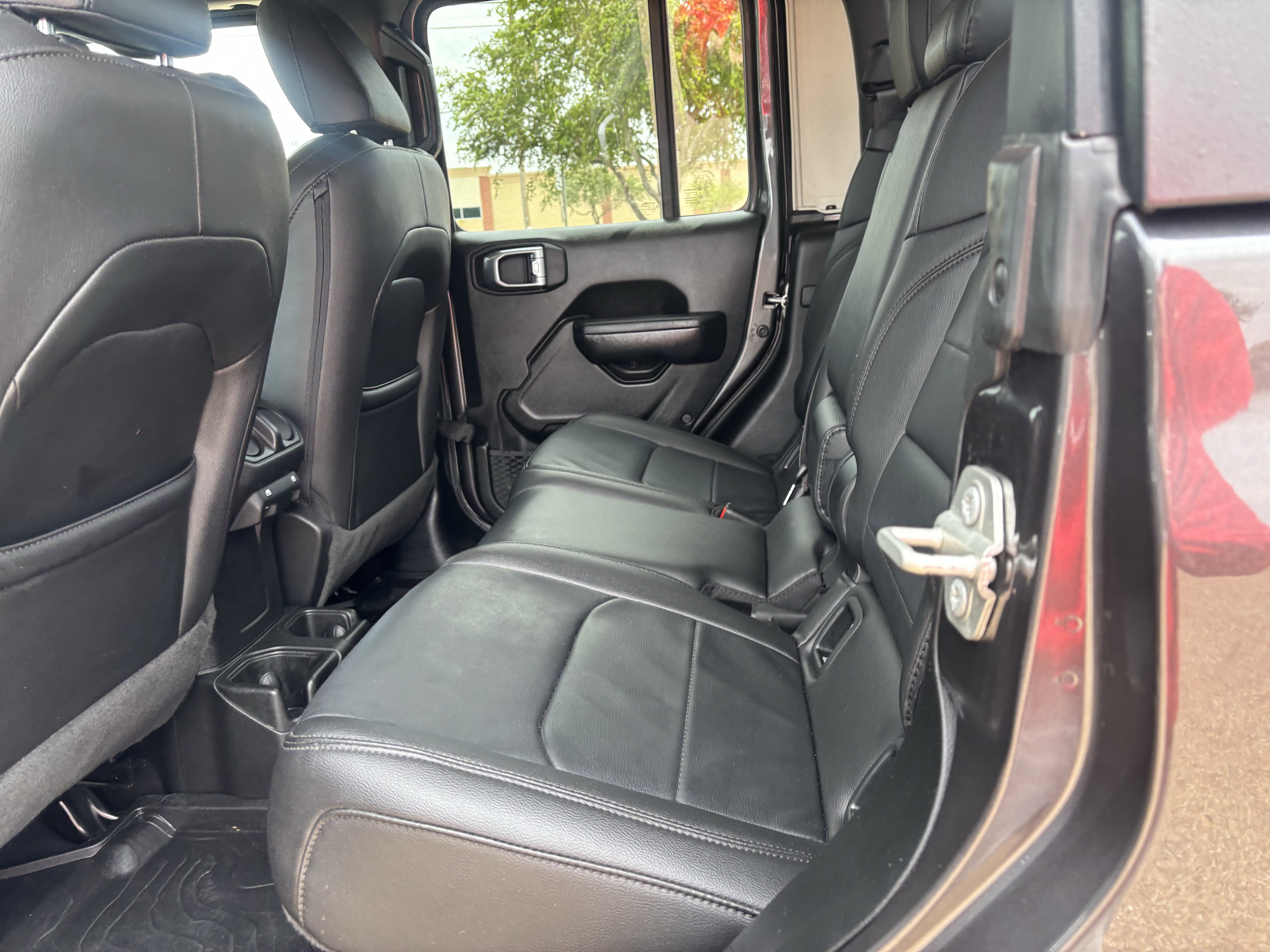 Used 2023 Jeep Gladiator Sport AWD/4WD image 15