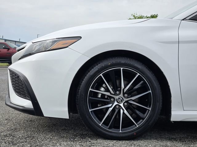 Used 2021 Toyota Camry SE image 9