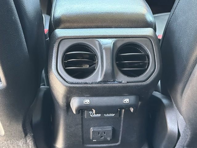 Used 2018 Jeep Wrangler Unlimited Rubicon AWD/4WD image 24