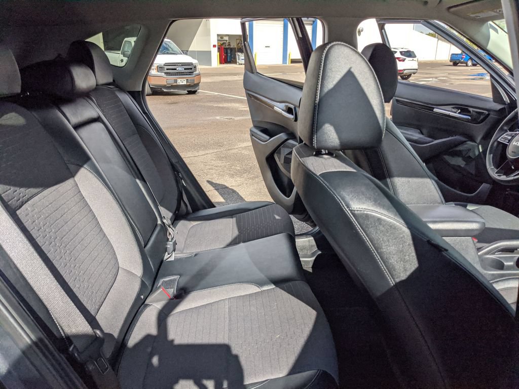 Used 2023 Kia Seltos S w/ Navigation Package AWD/4WD image 19