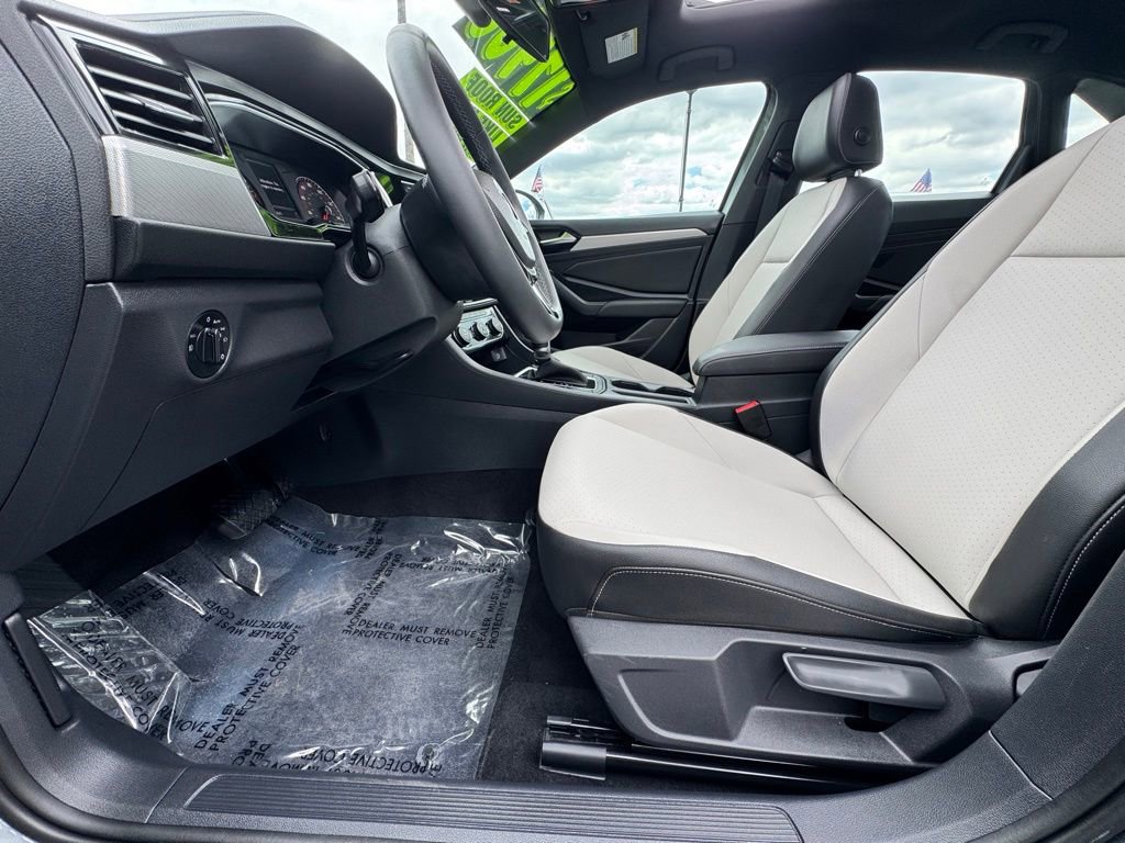 Used 2019 Volkswagen Jetta R-Line w/ R-Line Cold Weather Package FWD image 27