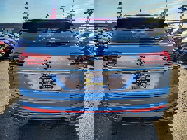 Used 2022 Volkswagen Atlas Cross Sport SEL R-Line image 4