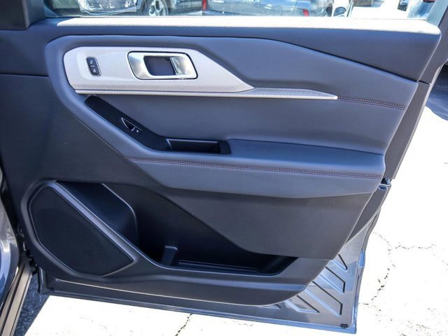 Certified 2025 Ford Explorer Active AWD/4WD image 31