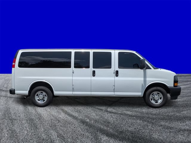 Used 2024 Chevrolet Express 3500 LS RWD image 3