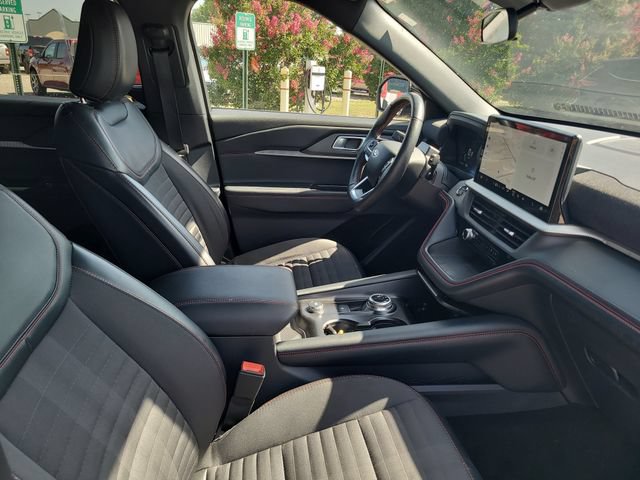 Certified 2025 Ford Explorer ST-Line w/ ST-Line Street Pack AWD/4WD image 29