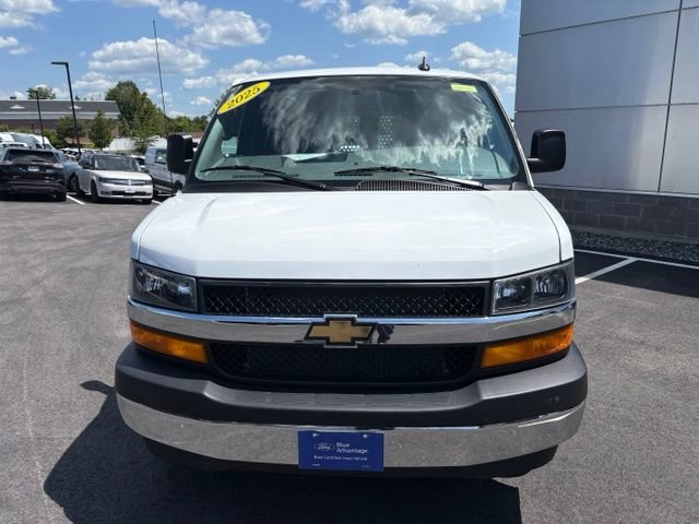 Used 2025 Chevrolet Express 2500 w/ Driver Convenience Package RWD image 8