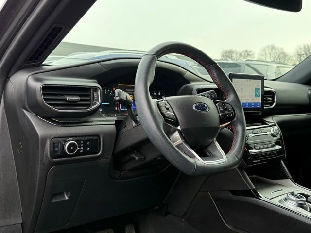 Certified 2024 Ford Explorer ST-Line w/ Class IV Trailer Tow Package image 16