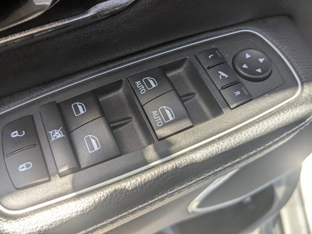 Used 2022 RAM 1500 Laramie AWD/4WD image 12