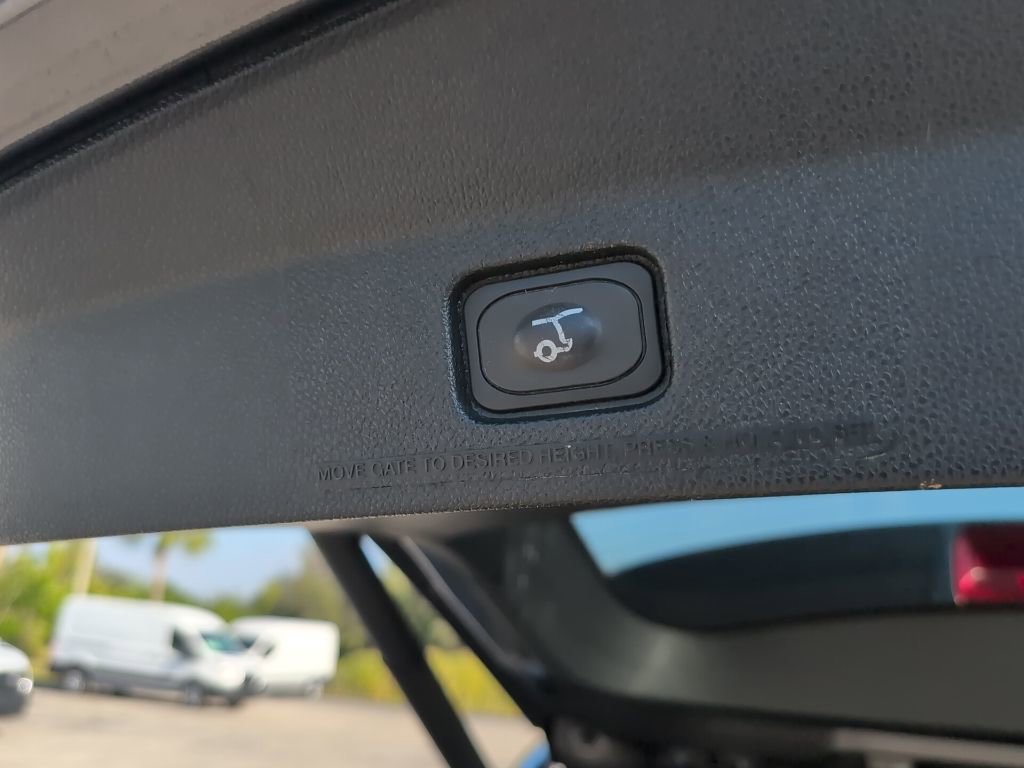 Certified 2018 Ford Explorer XLT w/ Equipment Group 202A image 14