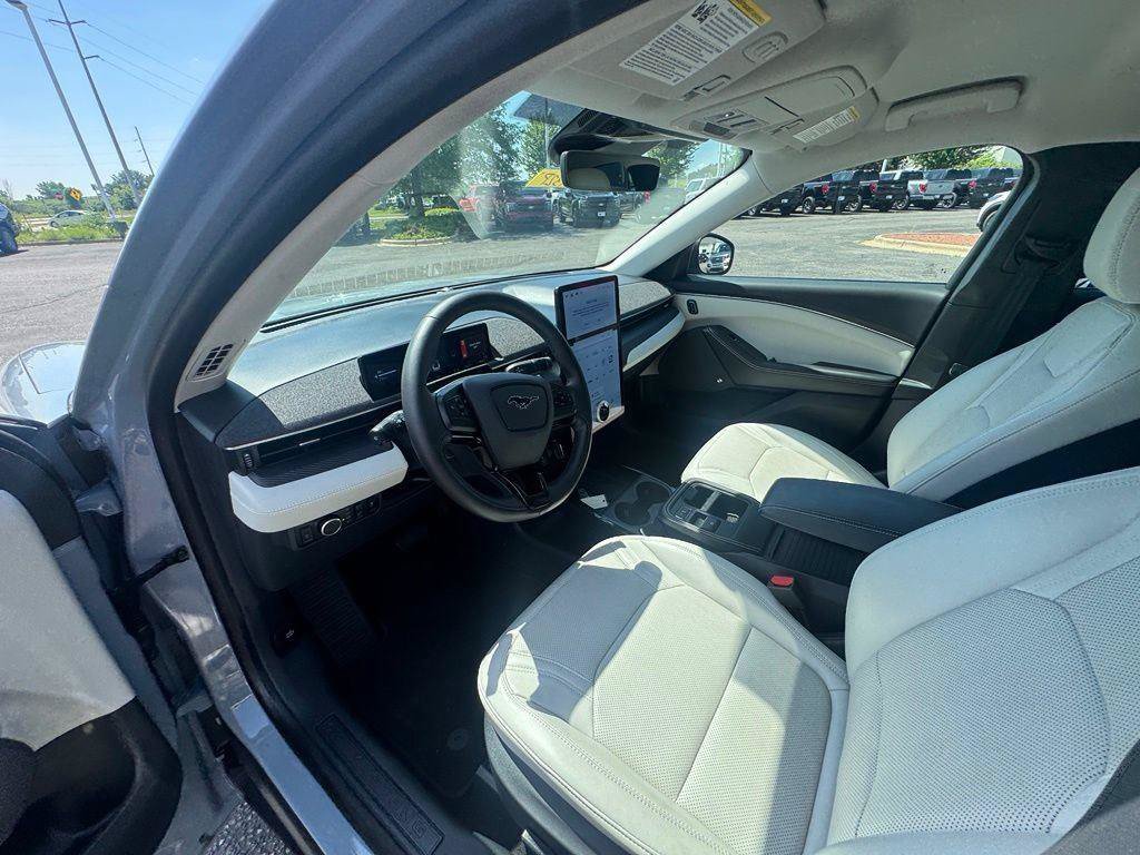 Certified 2025 Ford Mustang Mach-E Premium AWD/4WD image 8