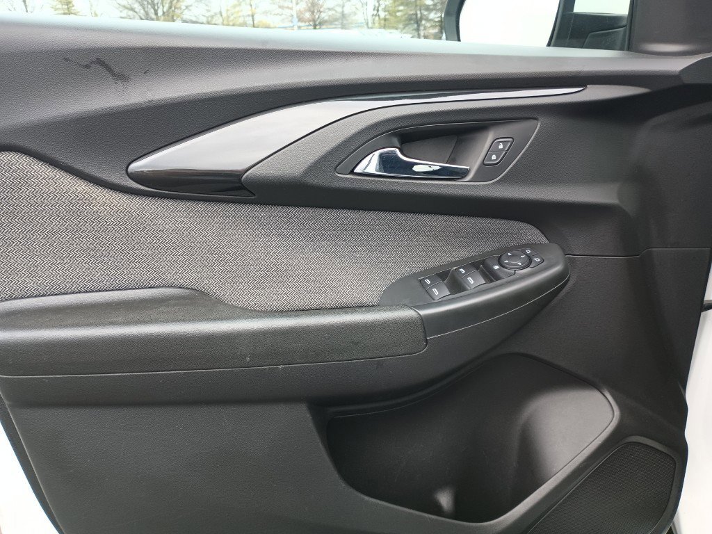 Used 2021 Chevrolet TrailBlazer LT w/ Convenience Package image 11