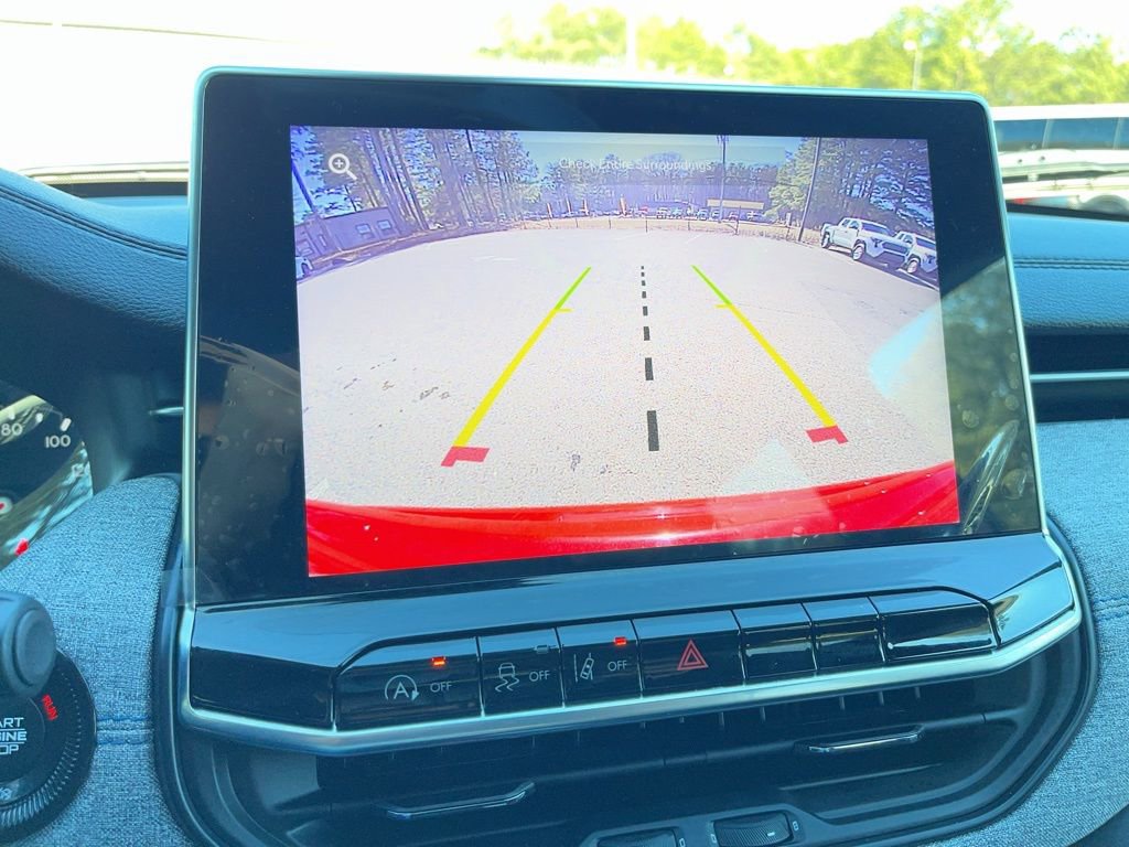 Used 2024 Jeep Compass Latitude image 11