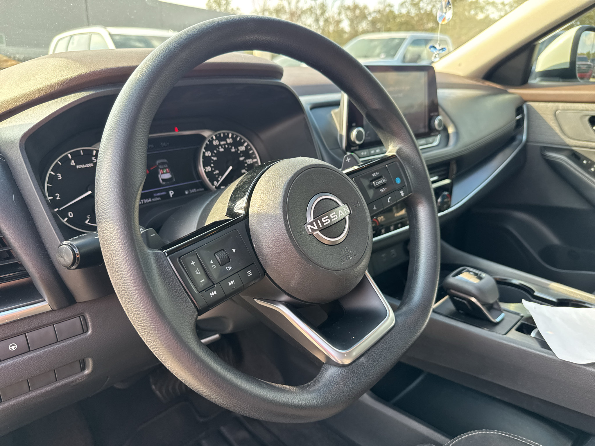 Used 2023 Nissan Rogue SV FWD image 16