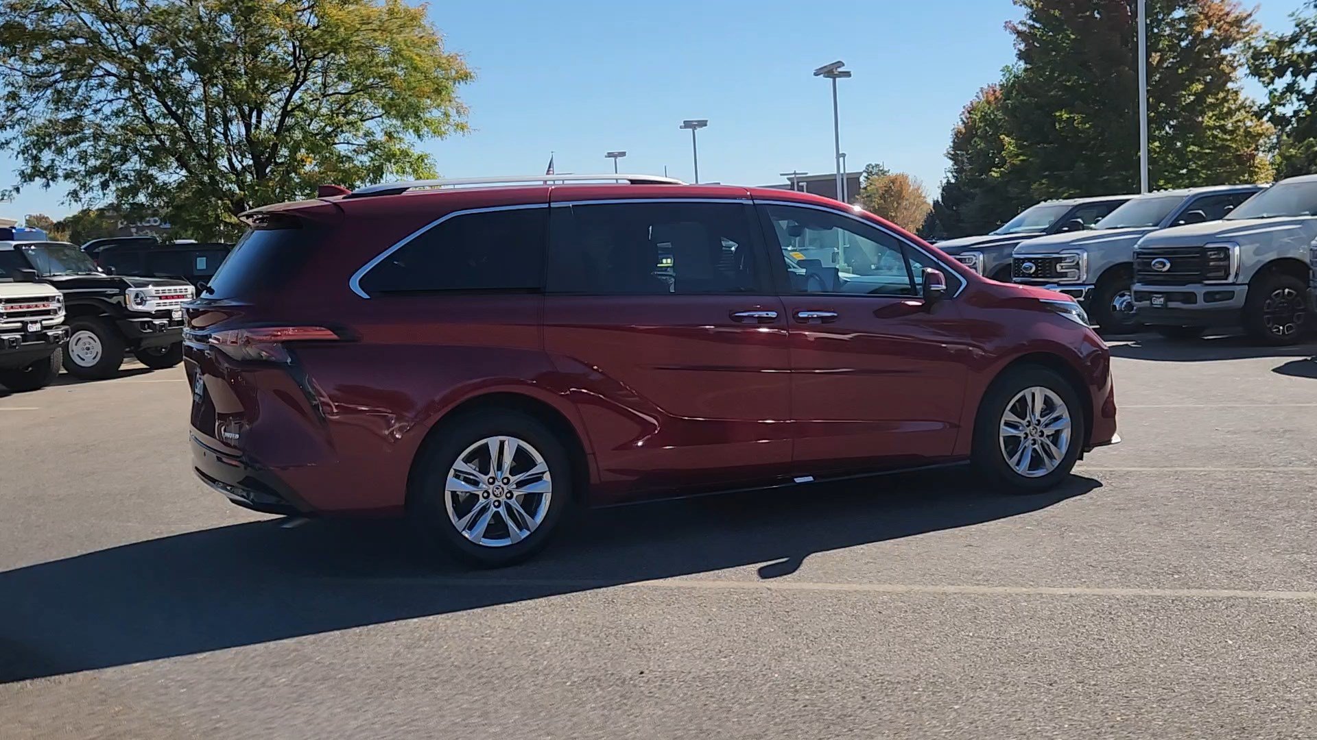 Used 2025 Toyota Sienna Limited AWD/4WD image 13