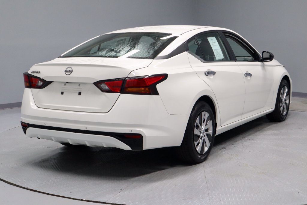 Used 2025 Nissan Altima 2.5 S FWD image 10