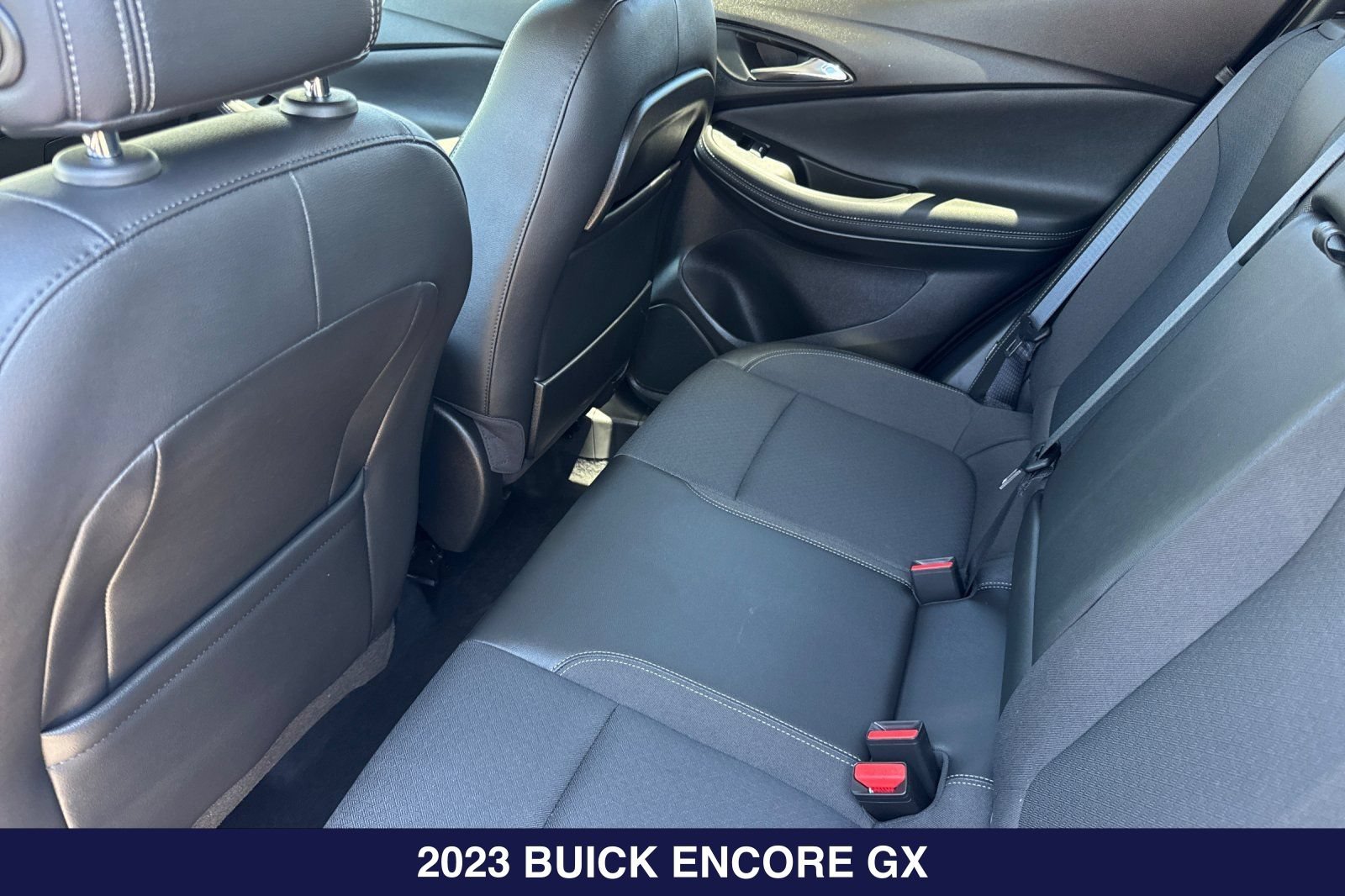 Used 2023 Buick Encore GX Select w/ Sport Touring Package FWD image 14