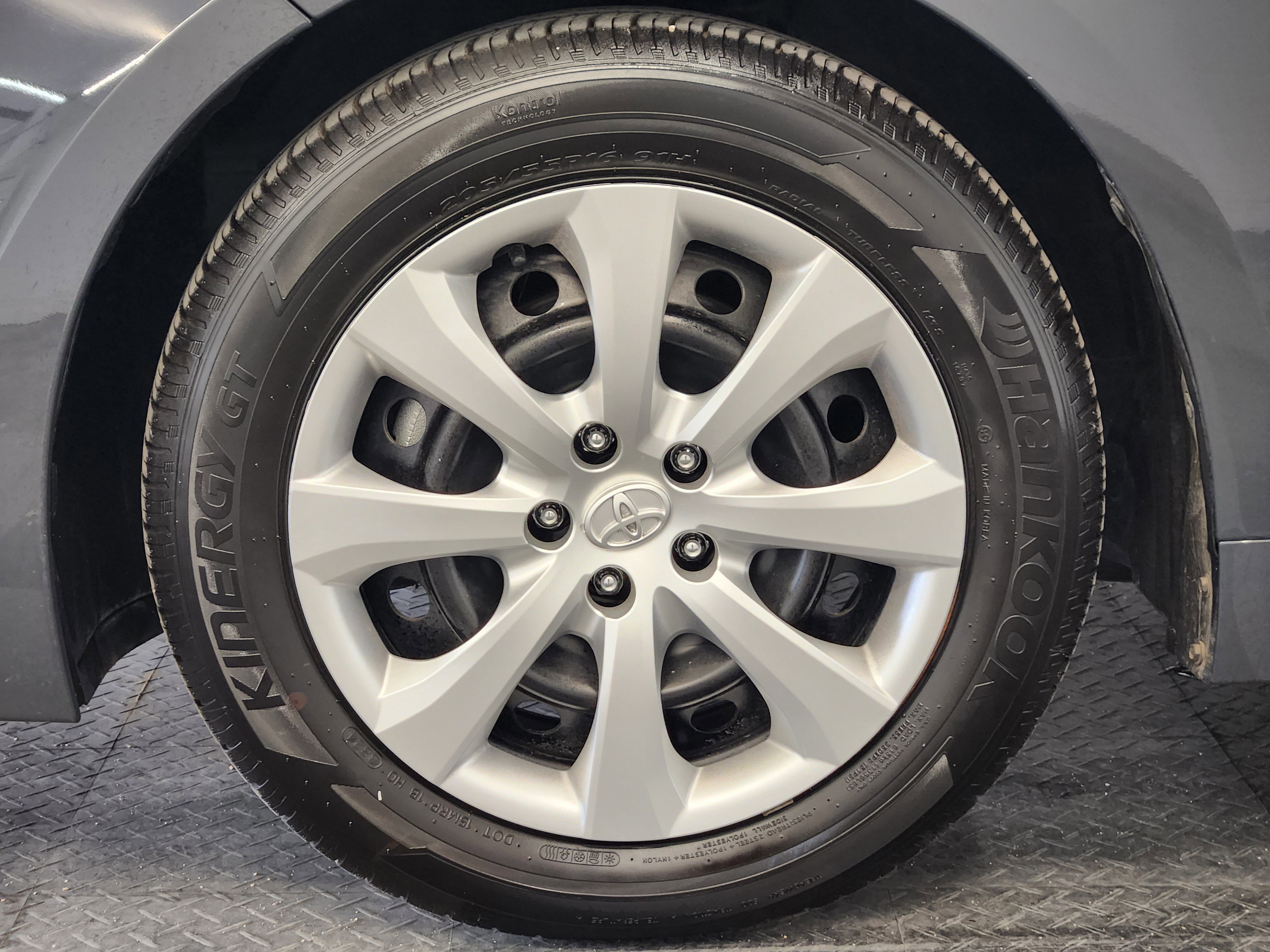 Used 2025 Toyota Corolla LE image 10