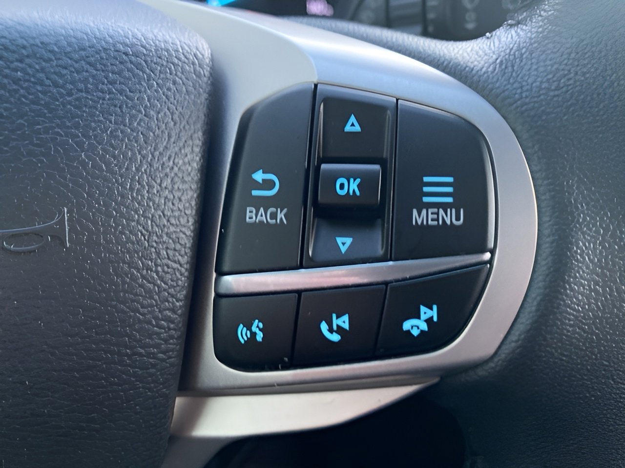 Certified 2022 Ford Explorer XLT w/ Equipment Group 202A image 16