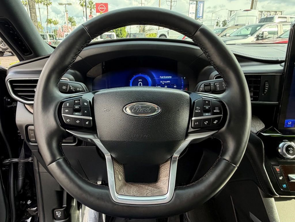 Certified 2023 Ford Explorer Platinum w/ Technology Package image 20