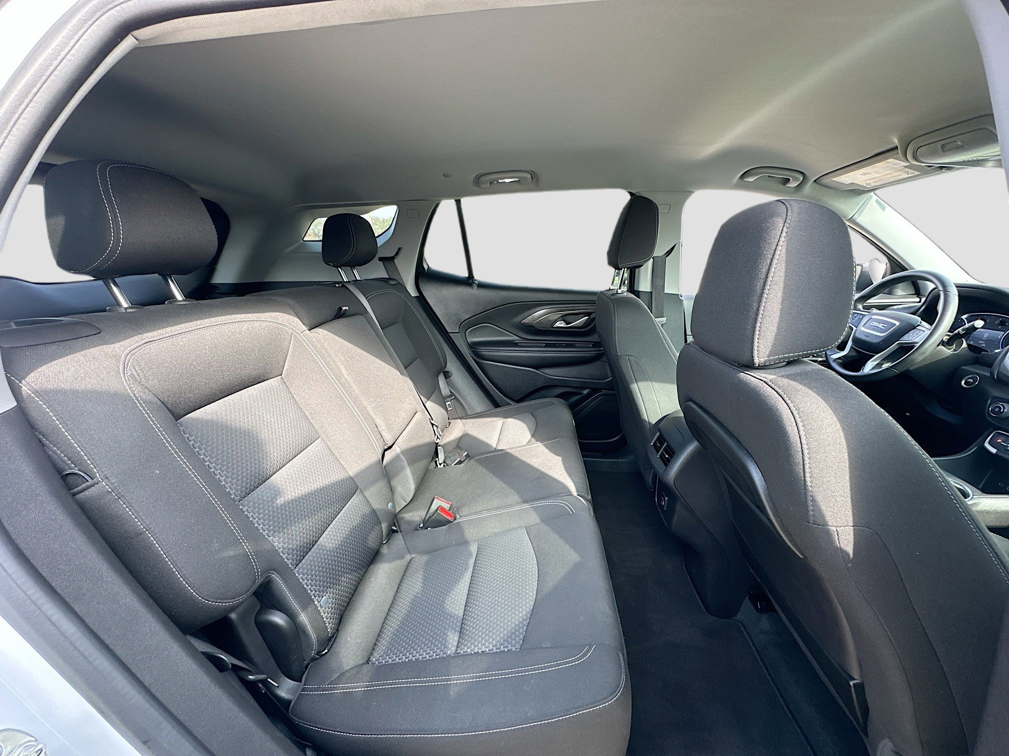 Used 2024 GMC Terrain SLE image 24