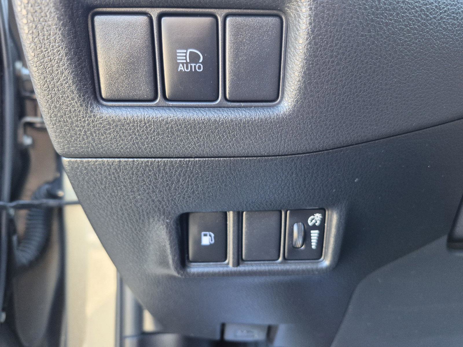 Used 2021 Toyota C-HR XLE image 16