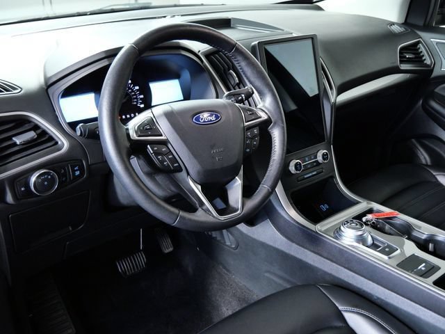Certified 2024 Ford Edge SEL w/ Convenience Package AWD/4WD image 3