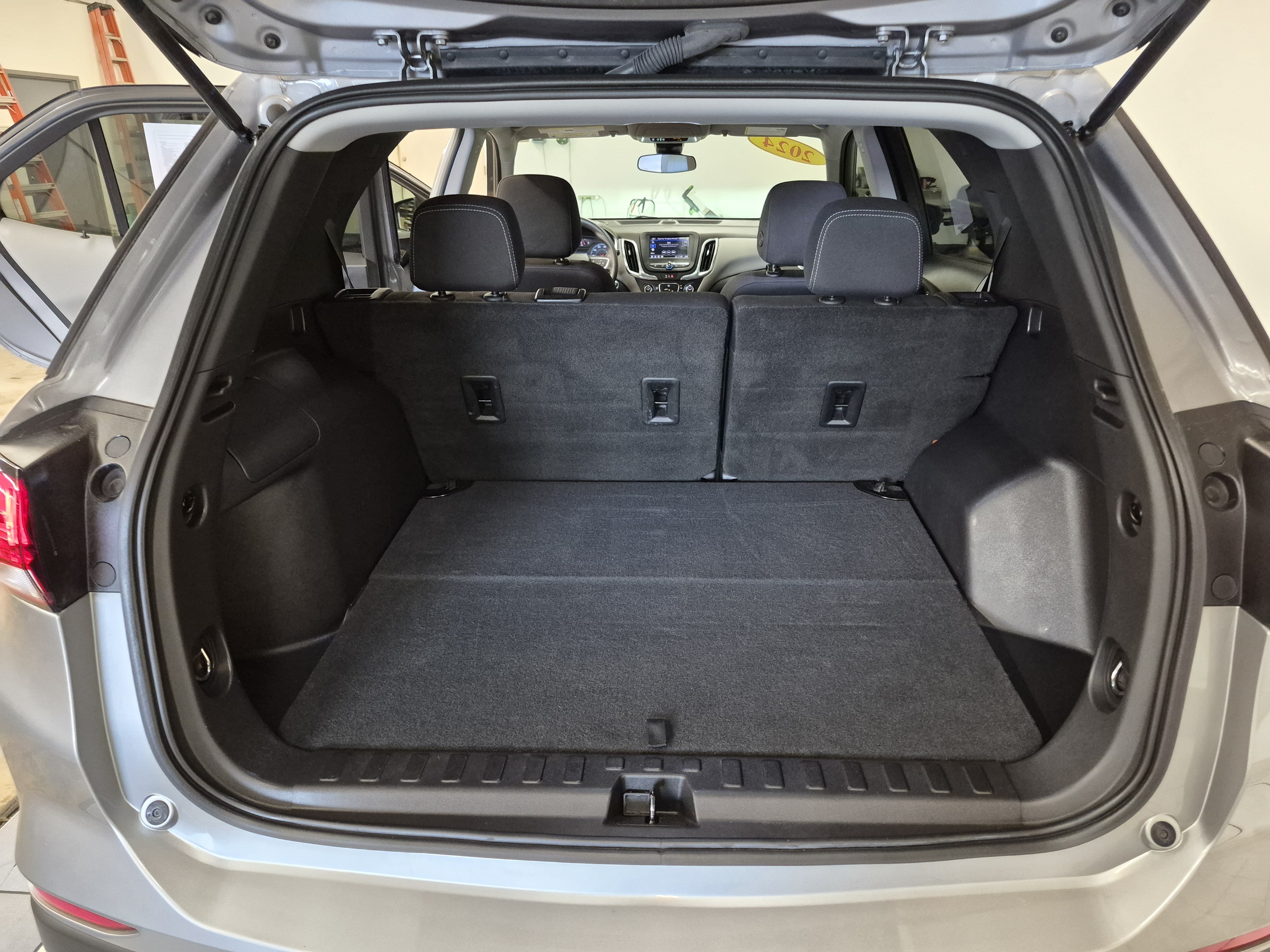 Used 2024 Chevrolet Equinox LS FWD image 15